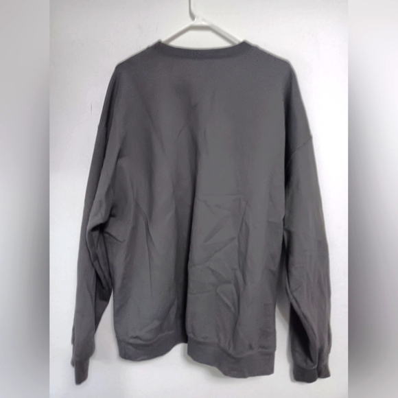 💜3/$24.00💜 Gildan Gray Crewneck XL - Picture 3 of 5